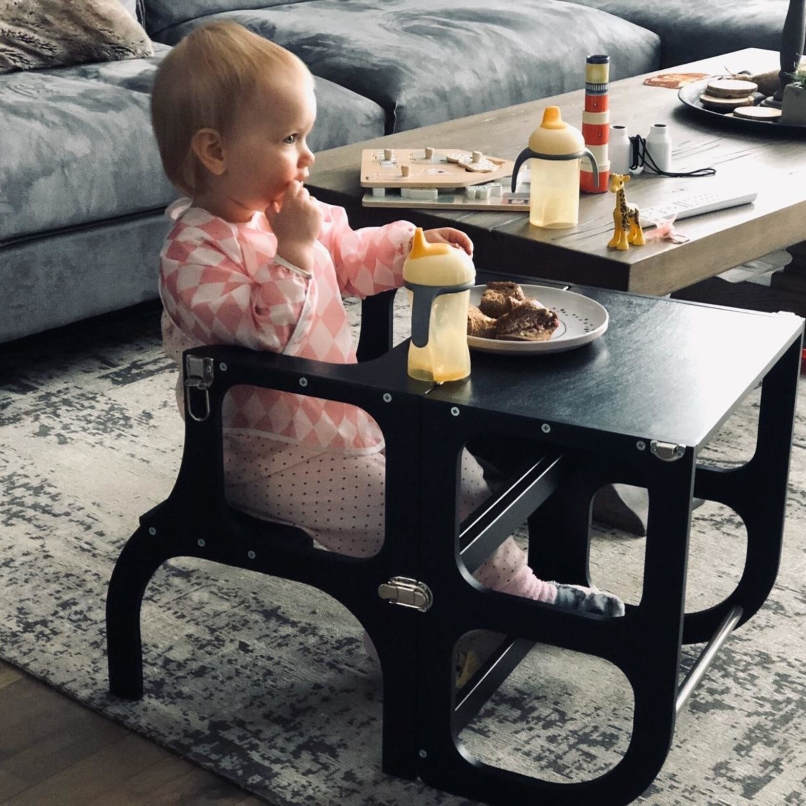 Ette Tete Leertoren Step'n Sit | Inklapbaar tot tafel en stoel | Zwart met zwarte clips en schroeven | RETOURDEAL