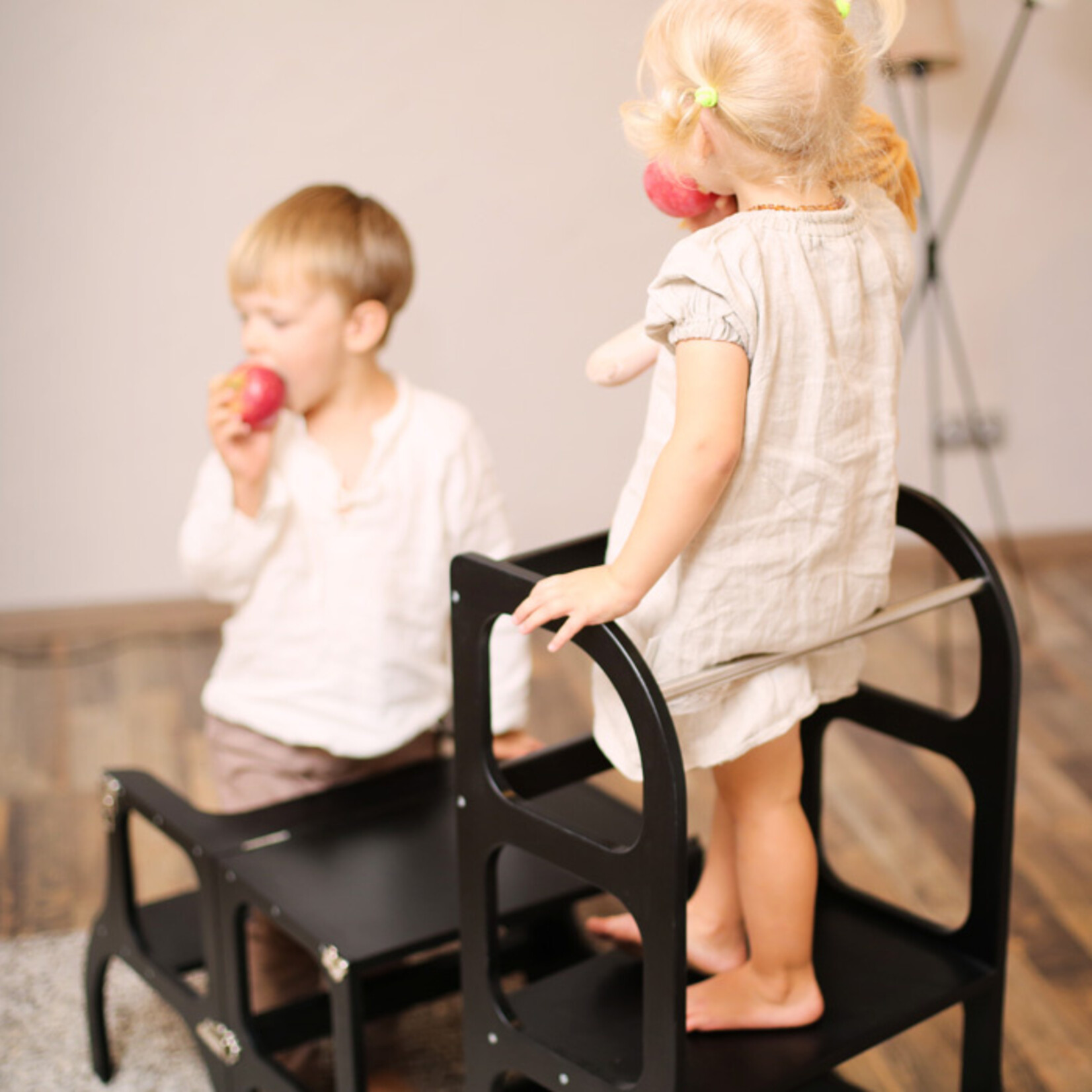 Ette Tete Leertoren Step'n Sit | Inklapbaar tot tafel en stoel | Zwart met zwarte clips en schroeven | RETOURDEAL