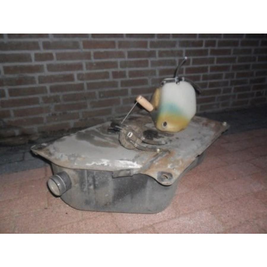 Fuel tank 3Fuel tank 3343236-0 used (from '76-'81) Volvo 34043236-0 used (from 1986) Volvo 340