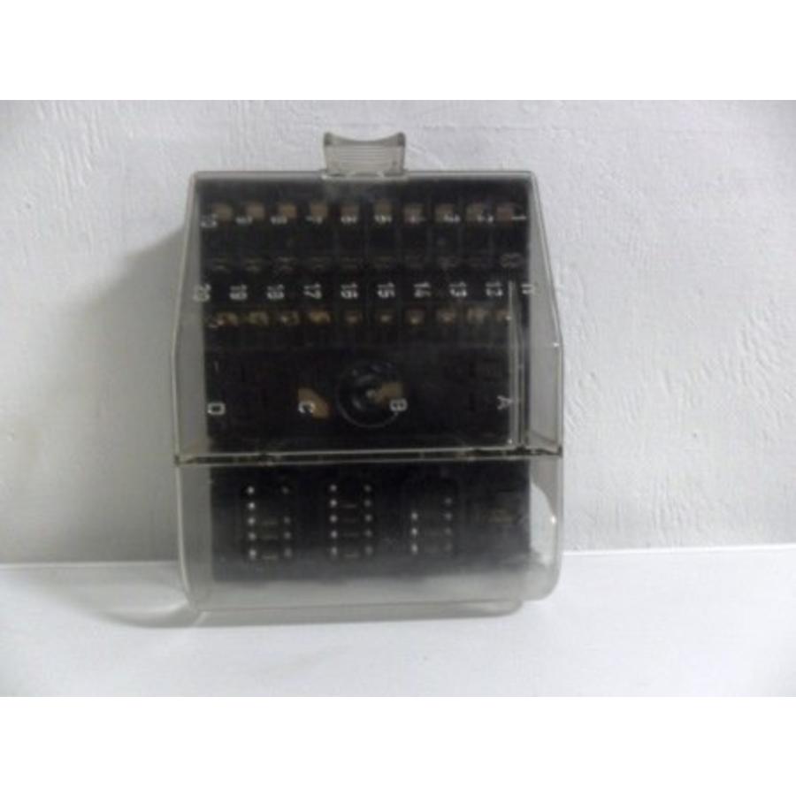 Fuse box 3289044-4 uses Volvo 340, 360