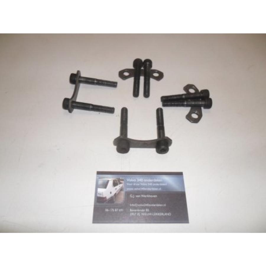 Mounting set of wheel axle on transmission Volvo 300-series