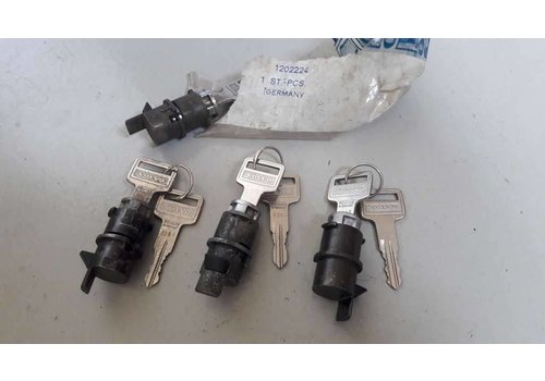 Cylinder lock 1202224 NEW Volvo 240,260 