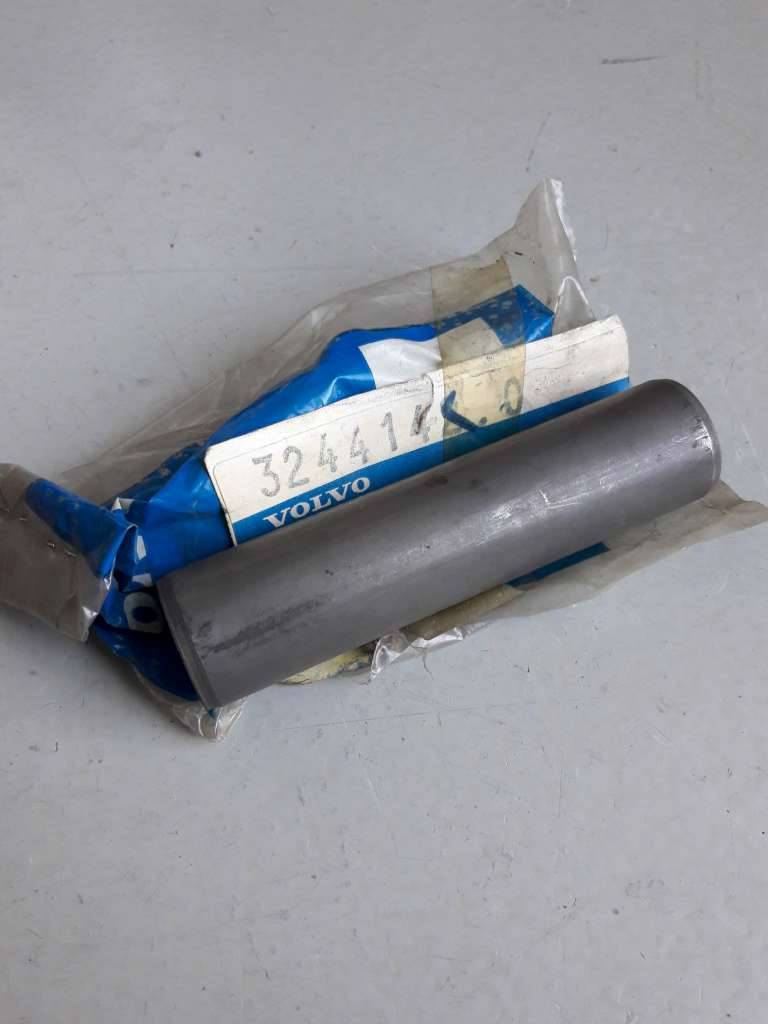 Guide bush sleeve in clutch housing for thrust bearing B172 / D16