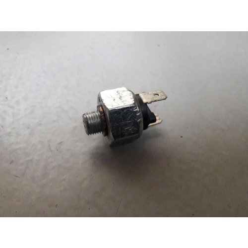 Brake light switch 892365/3101749 uses Volvo 66 