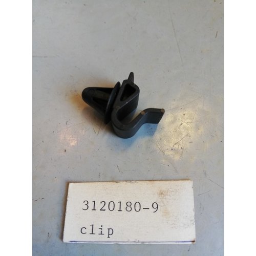 Clip paneel 3120180 NOS DAF, Volvo 66 