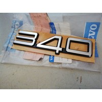 Embleem kofferbak achterklep '340' 3208877 NOS Volvo 340