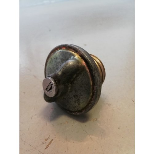 Tank cap lockable 1325003 used Volvo 240, 260 