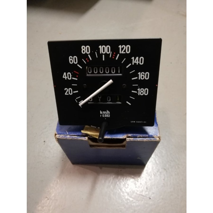 Kilometer tellerklok KM/H snelheidsmeter 3277877-1 NOS Volvo 343, 345