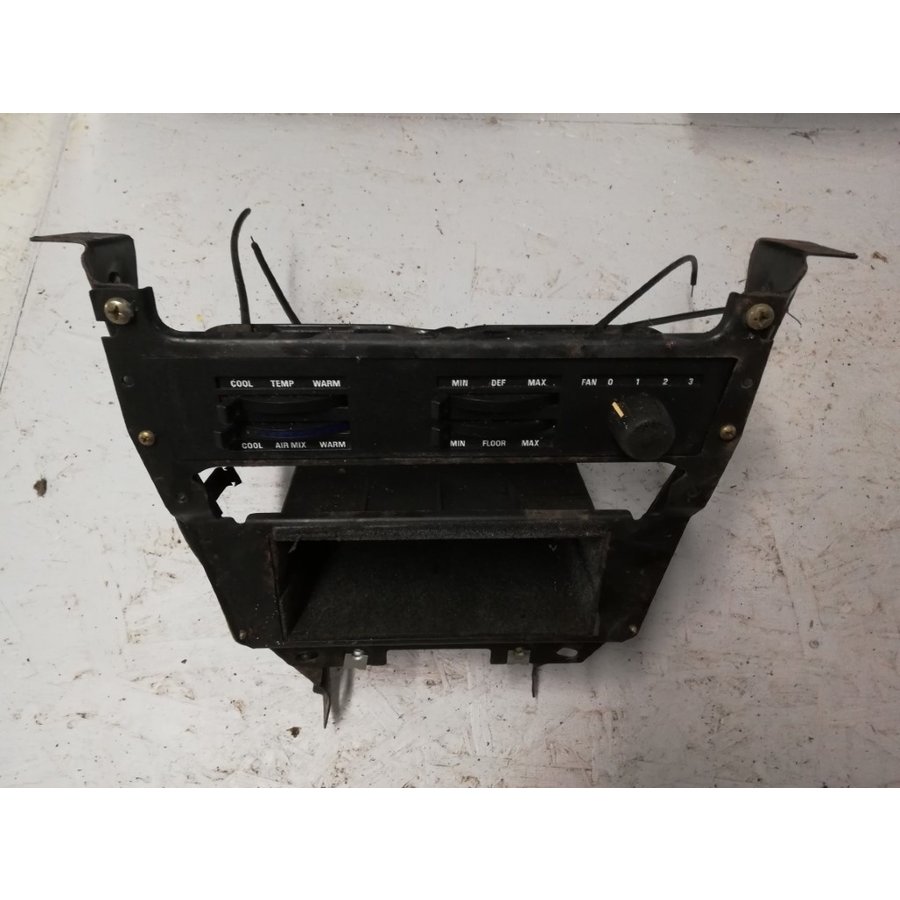 Frame middenconsole dashboard kachelschuif ventilatiebediening gebruikt Volvo 240, 260