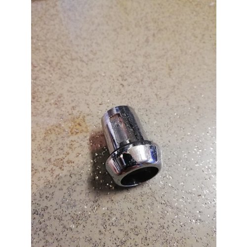 Ring om cilinderslot knop chrome 1213269 NOS Volvo 140, 240, 260 