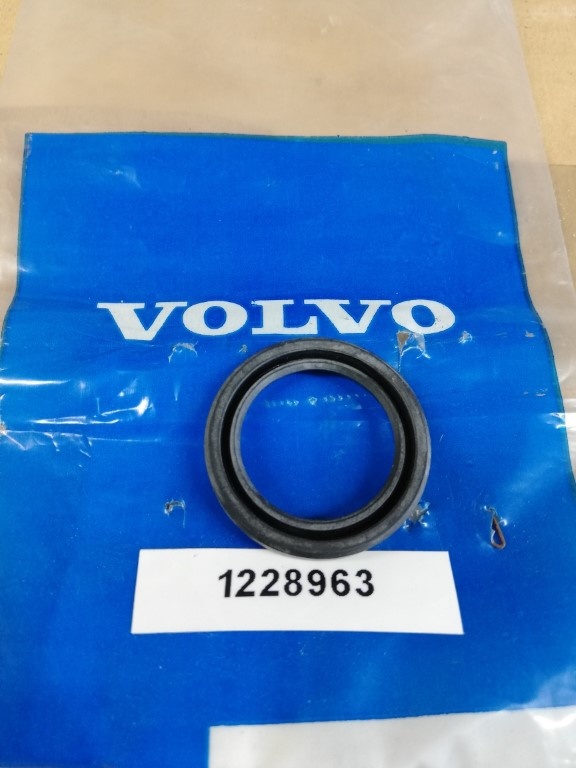 Seal ring steering gear 1228963 NOS Volvo 240, 260 Volvo 340 Parts