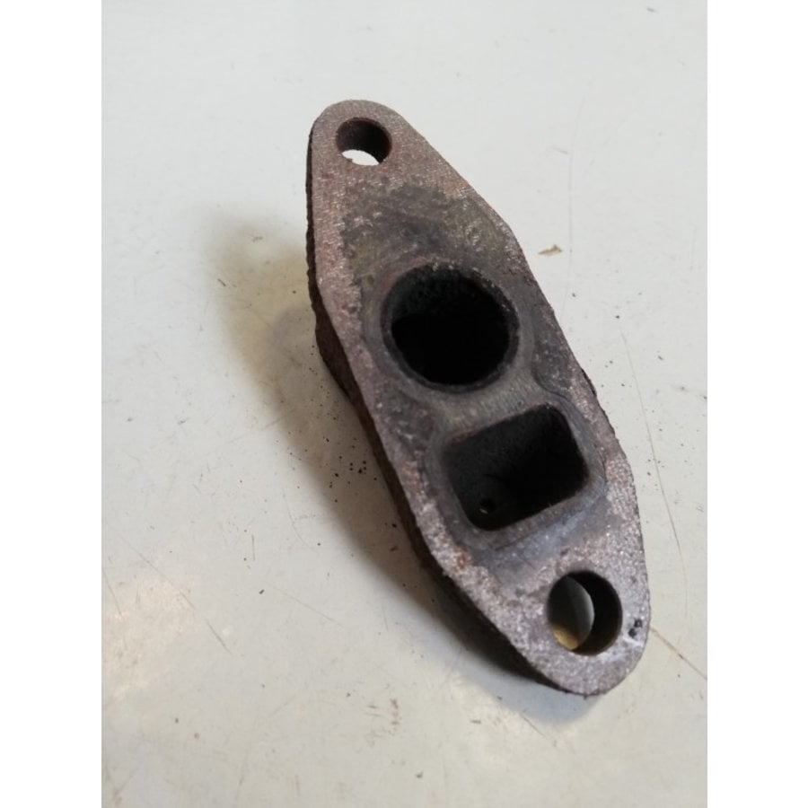 Foot for throttle valve diaphragm manifold B14.4S engine EGR system 3296246 uses Volvo 340