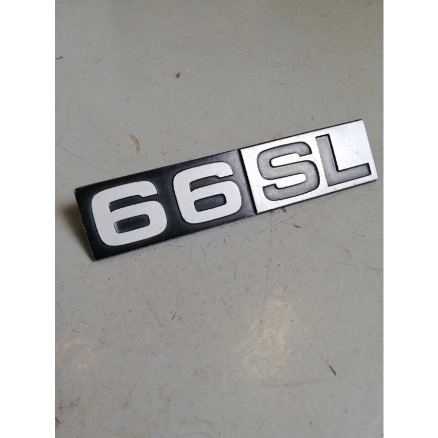 Embleem kofferdeksel "66 SL" 3100989 NOS Volvo 66