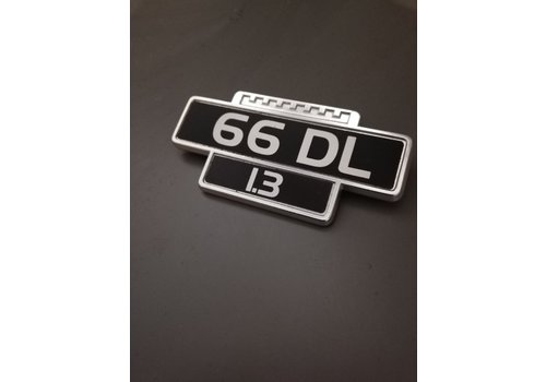 Embleem spatbord "66DL 1.3" 3269820 NOS Volvo 66 