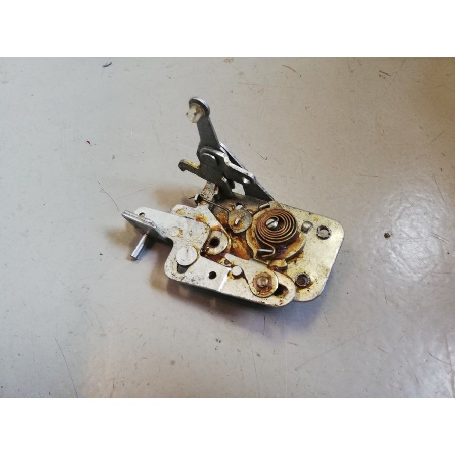 Door lock RH 3104387 NOS Volvo 66