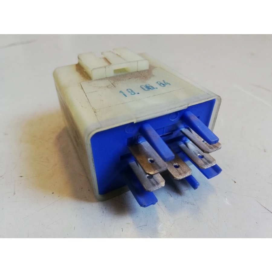 Relay interval wiper rear window white 1307733 NOS Volvo 240, 260 seri