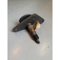 Wiper shaft, wiper bearing LH 1304794 NOS Volvo 700, 900 series ?