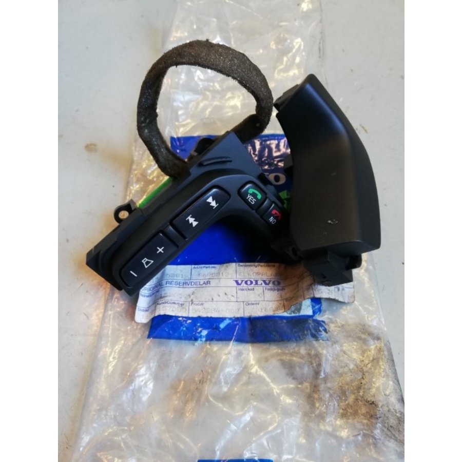 Steering wheel switch 8698313 NOS Volvo S80, V70, V70XC