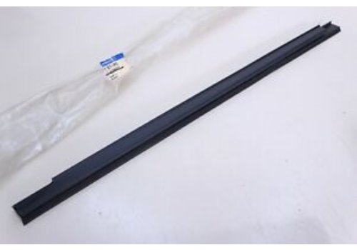 Sealing strip, window frame LH 9133798 NOS Volvo 850, V70, V70XC 