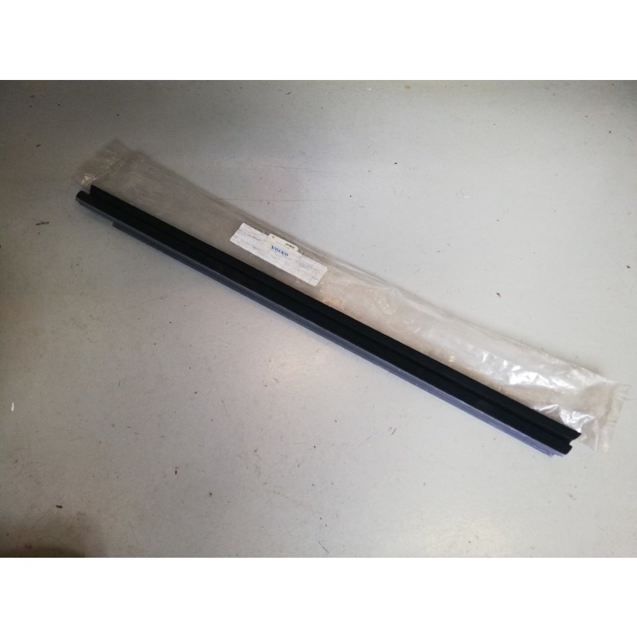 Sealing strip, window frame LH 9133798 NOS Volvo 850, V70, V70XC