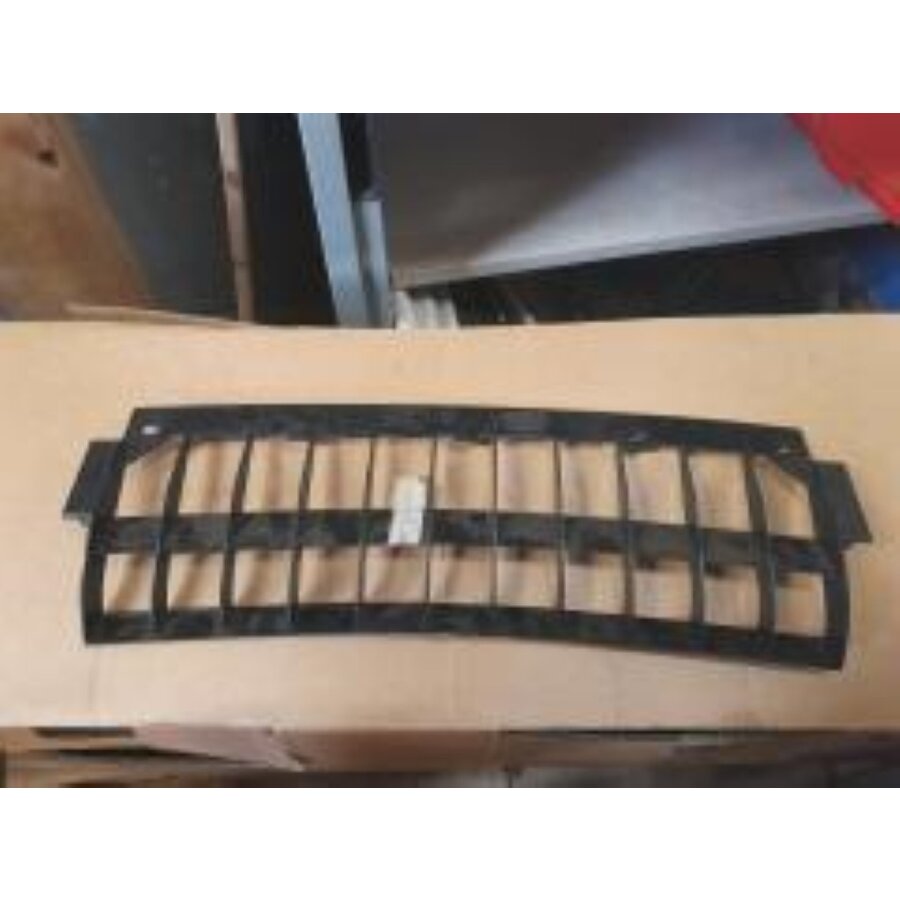 Bumper grille 3518093 NOS Volvo 740, 940