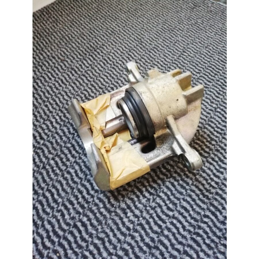 Remklauw, remtang LH voorzijde 8602144 NOS Volvo S40, V40