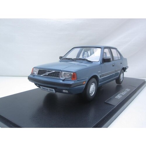 Scale model 1:18 Volvo 360 GLT sedan 'Blue' NEW 