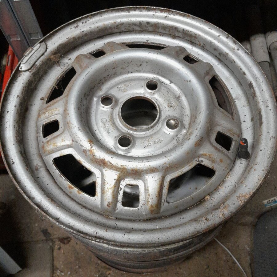 Wheel original Volvo, steel rim old type 3293804 from 1980 used Volvo 340, 360