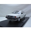 Volvo 340 Schaalmodel 1:18 Volvo 340 sedan 'WIT' NIEUW