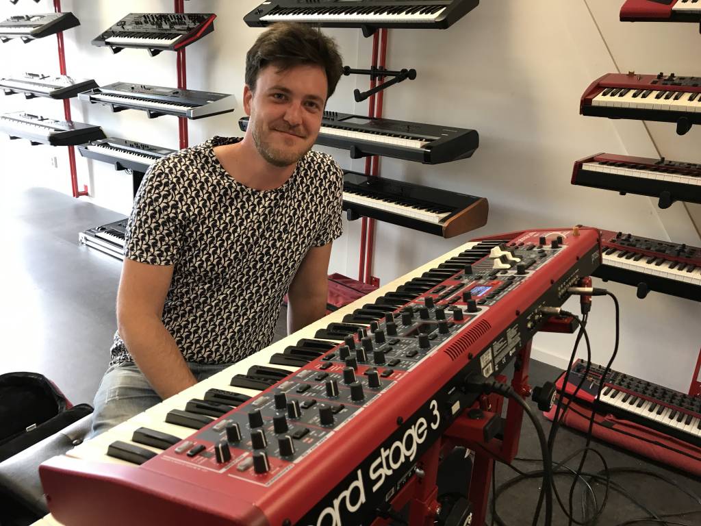 Remco van Zandvoort met zijn Nord Stage 3 Compact