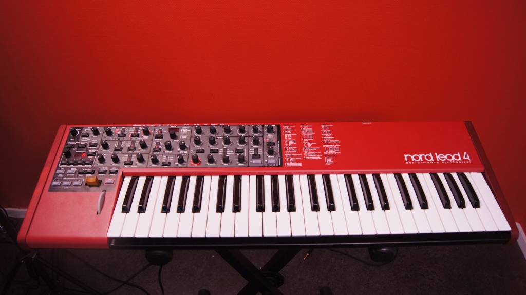 Nord Lead 4 (jong gebruikt)