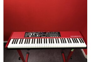 Nord Electro 5D 73 (jong gebruikt)