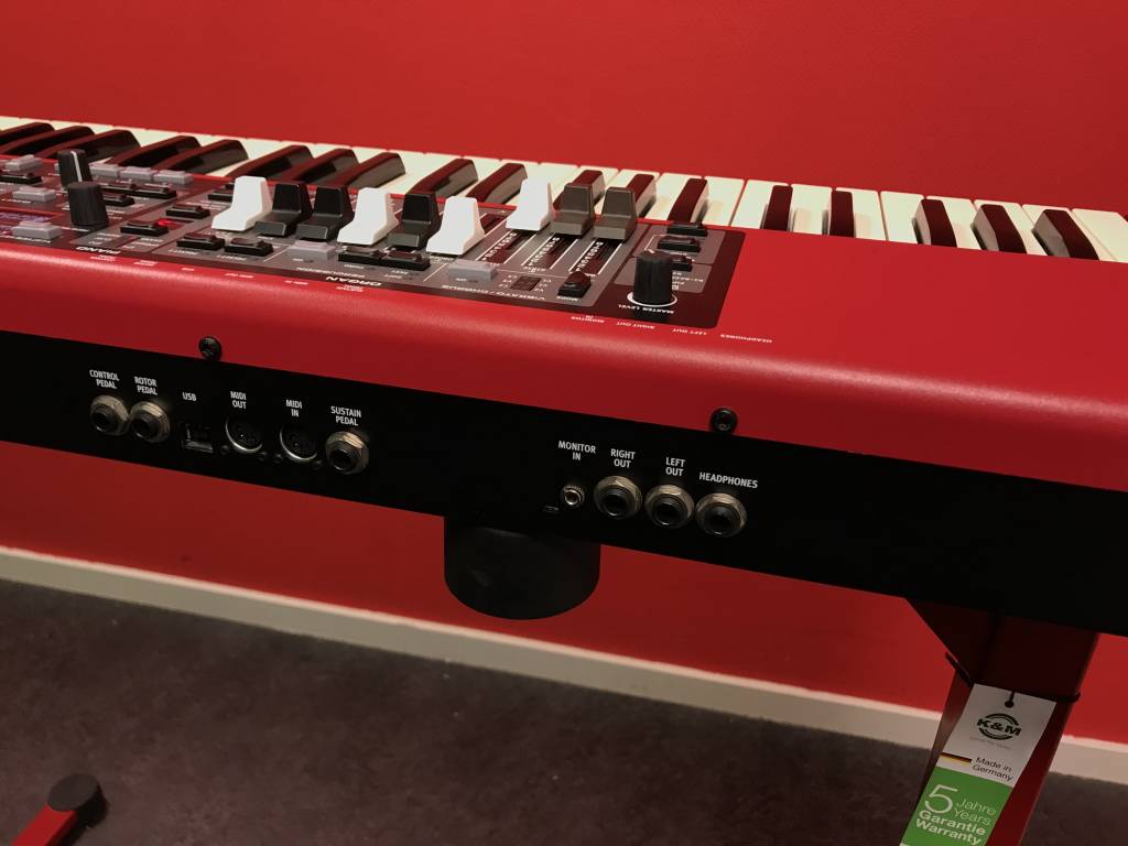 Nord Electro 5D 73 (jong gebruikt)