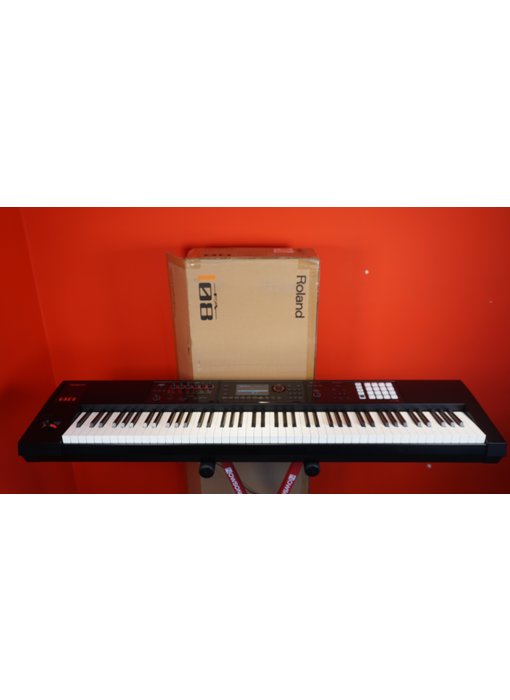 ROLAND FA08 (B-stock)