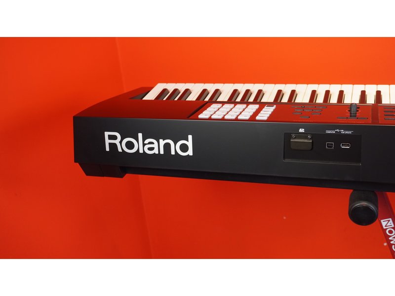 ROLAND FA08 (B-stock)