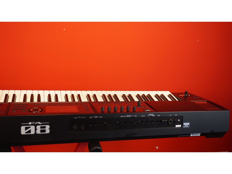 ROLAND FA08 (B-stock)