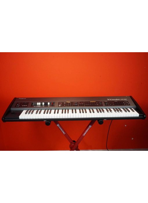 ROLAND V-Combo VR700 (showroommodel)