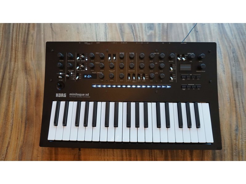 KORG Minilogue XD met softbag (jong gebruikt)