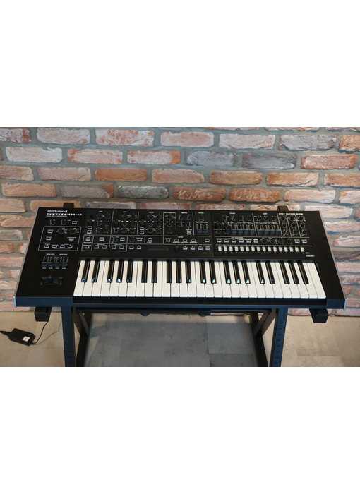 ROLAND System 8 (jong gebruikt)