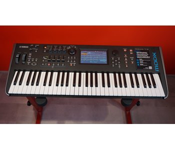 Yamaha MODX6 (jong gebruikt)