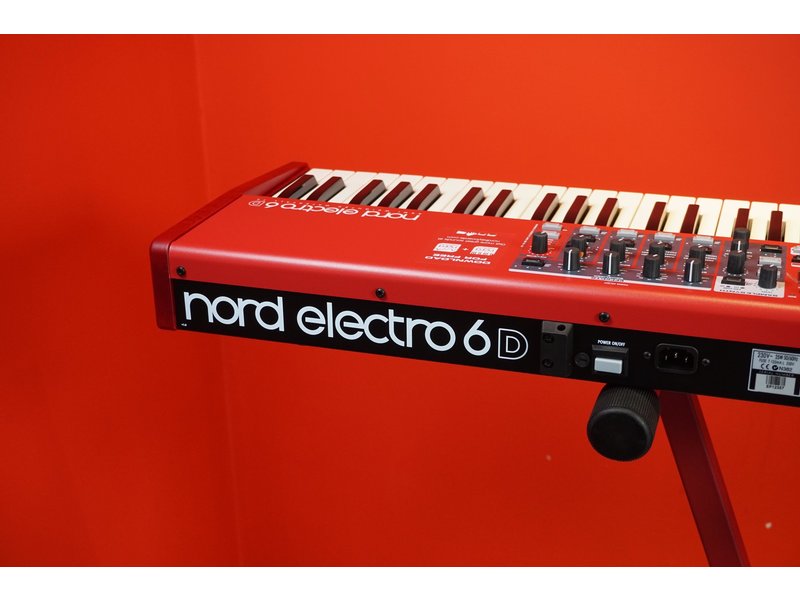 NORD Electro 6D 73 (jong gebruikt)