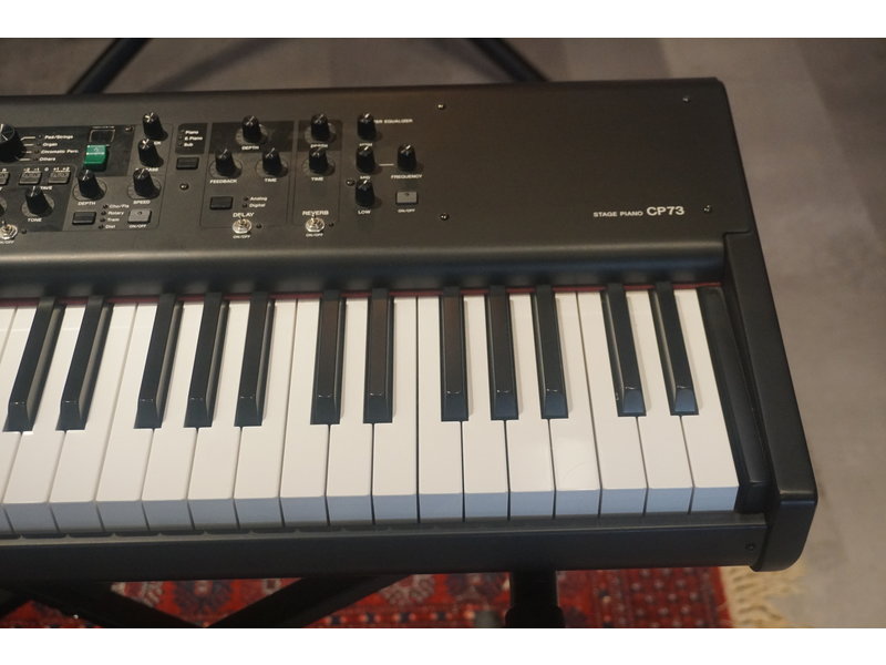 Yamaha CP73 (jong gebruikt)