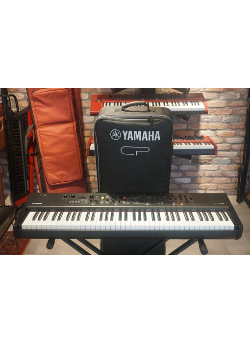 Yamaha CP73 (jong gebruikt)