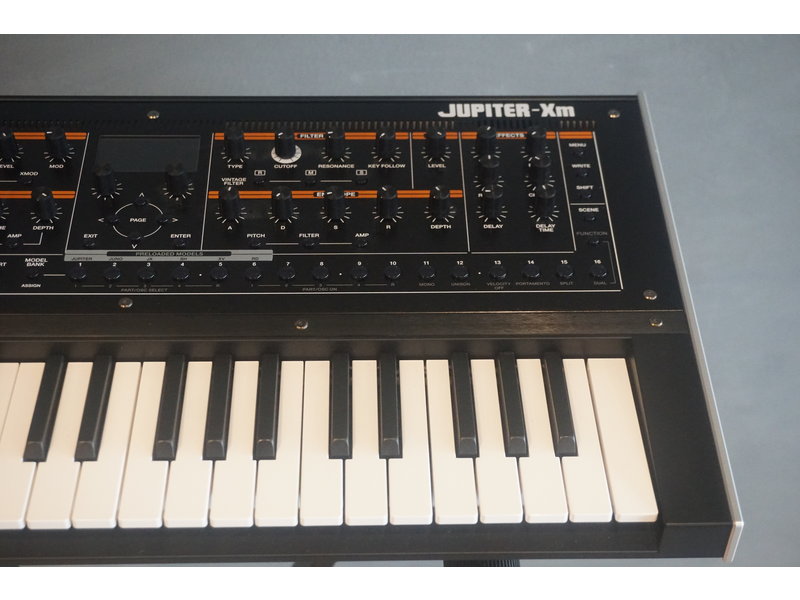 ROLAND Jupiter XM (B-stock)