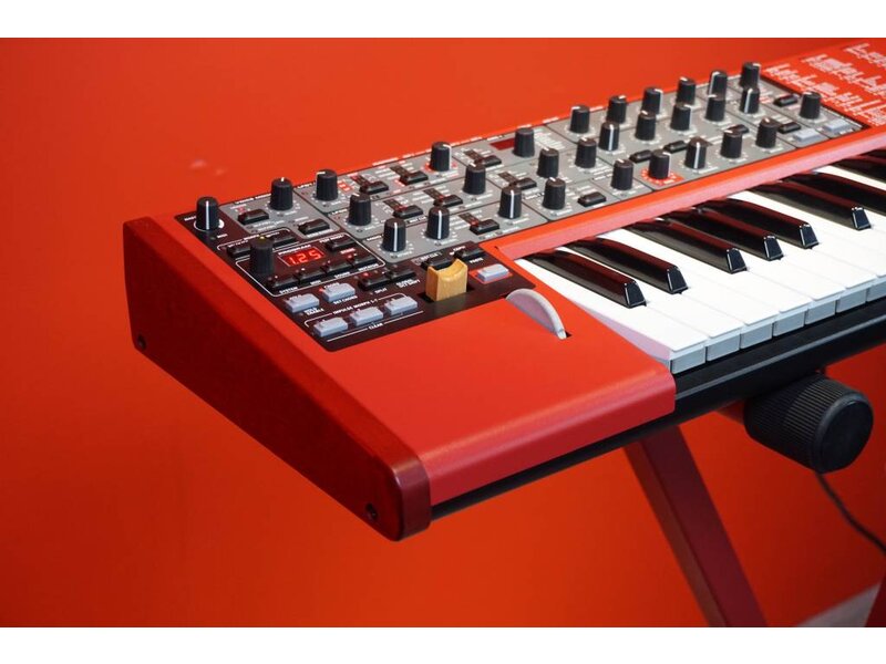 NORD Lead 4 met softcase (Jong Gebruikt)