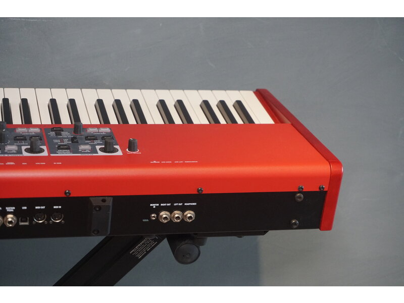 NORD  Piano 5 73 (B-stock)