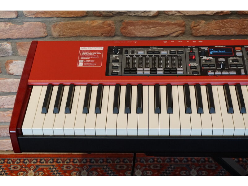 NORD Electro 5 HP (jong gebruikt)