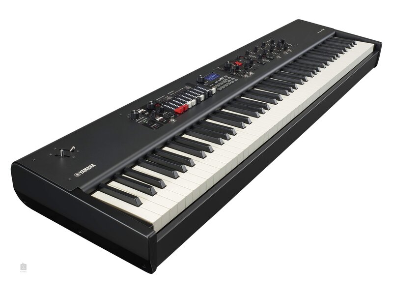 Yamaha YC88 (jong gebruikt)