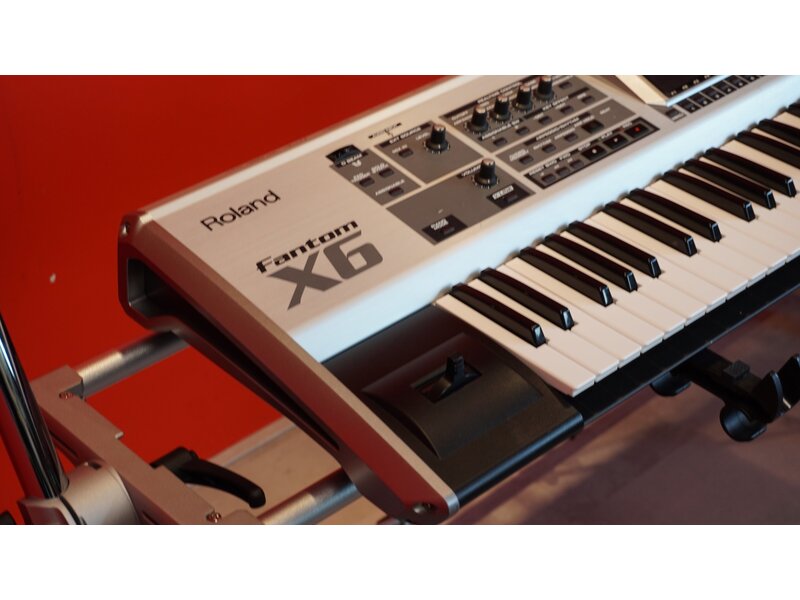 ROLAND Fantom X6 (gebruikt)