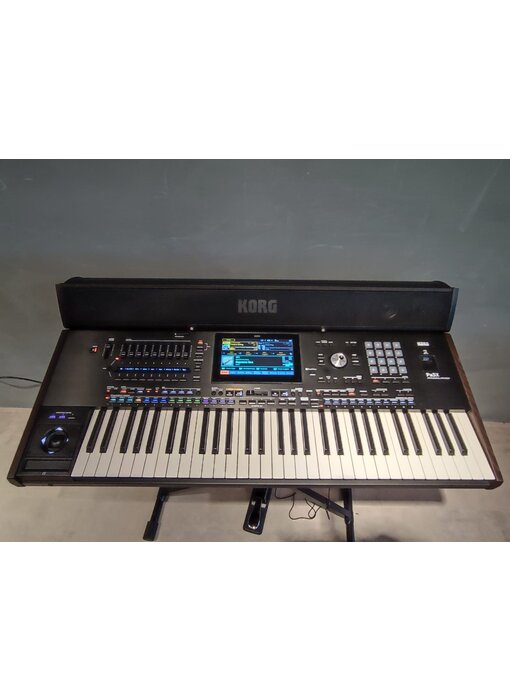 KORG PA5X 61 met PAAS speaker (jong gebruikt)